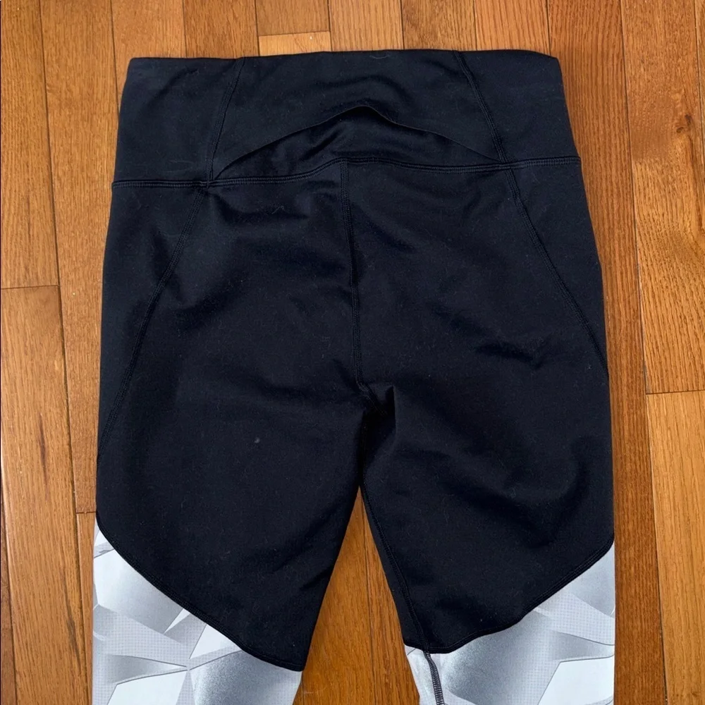 Under Armour Black and Gray Women's Leggings Size Medium